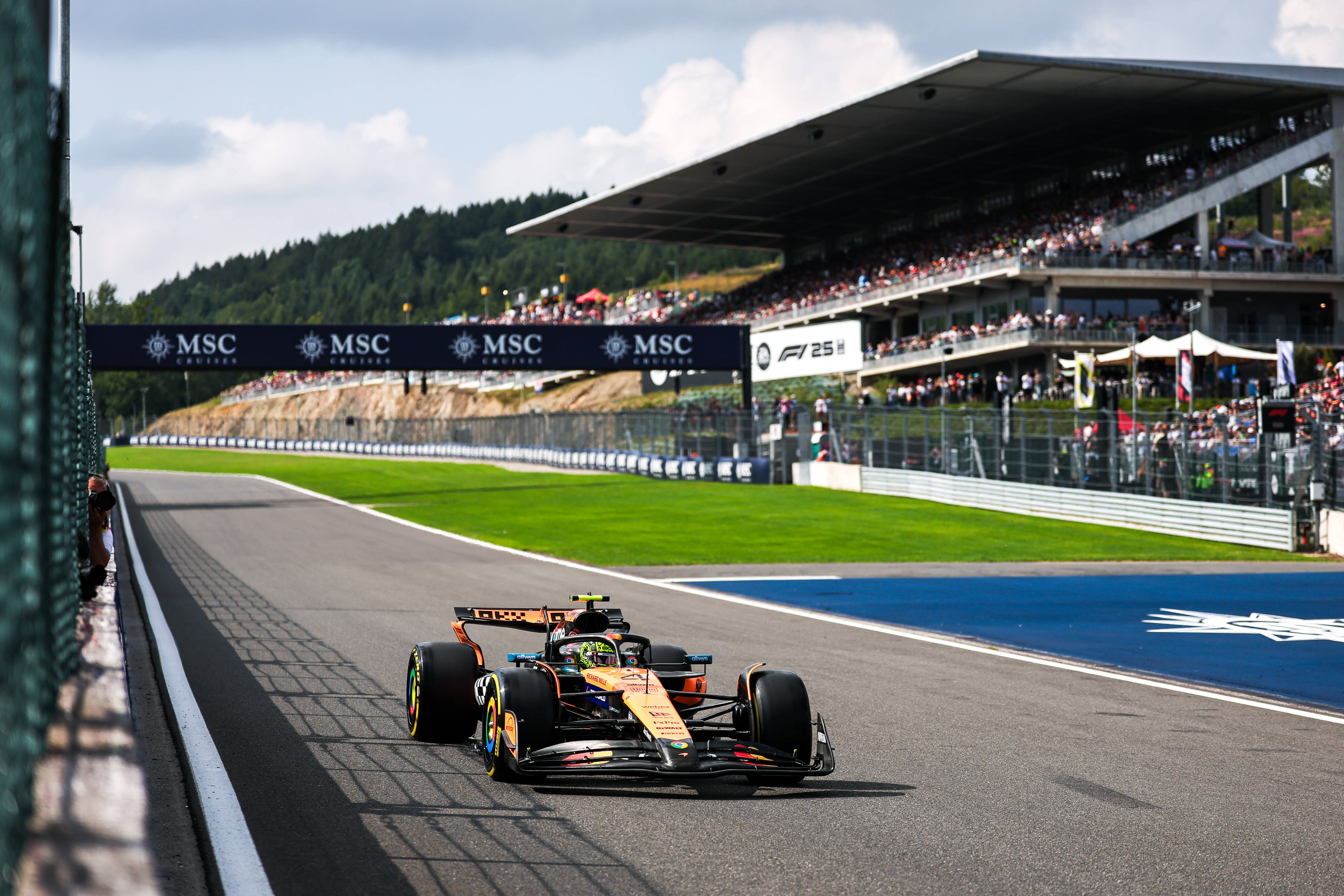 开云体育平台APP-威廉姆斯完胜索伯车队，皮亚斯特里点燃赛场