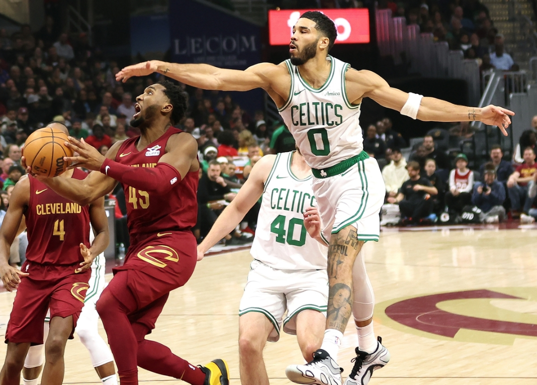 开云体育官网-湖人轻取骑士，塔图姆统治全场