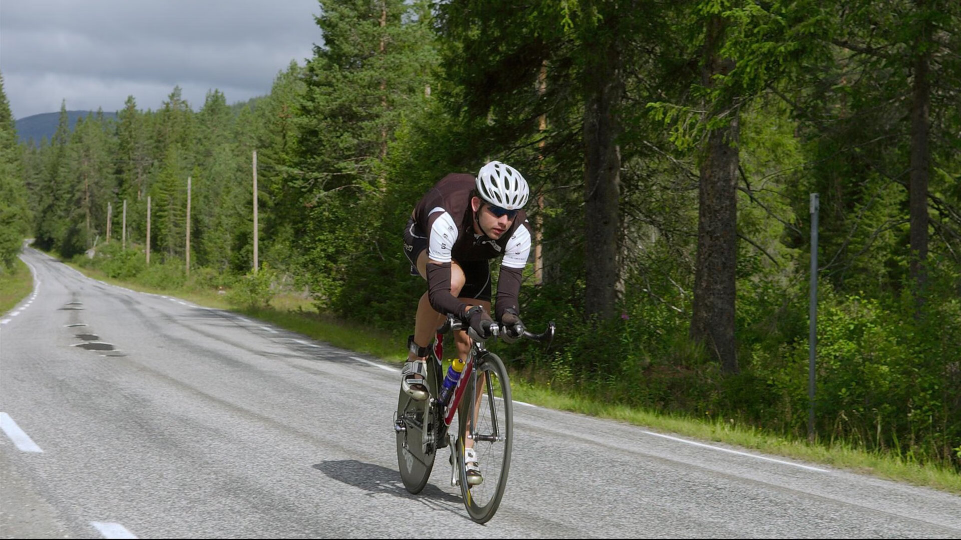 皇家社会轻取AC米兰,阿拉巴在F1赛道接管年度争冠,跨界竞技场上的掌控哲学